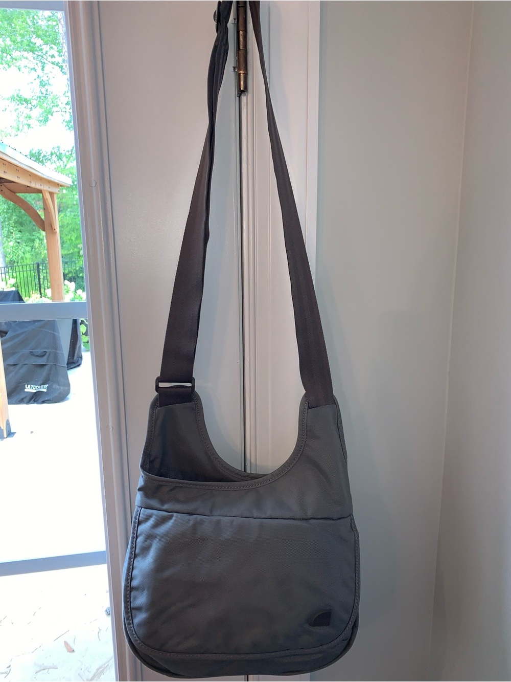 ❤️ Overland Equipment Nylon Gray Crossbody Amazing Storage